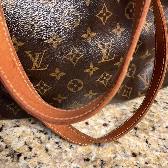 Authentic Louis Vuitton Cabas Mezzo - Picture 3 of 16